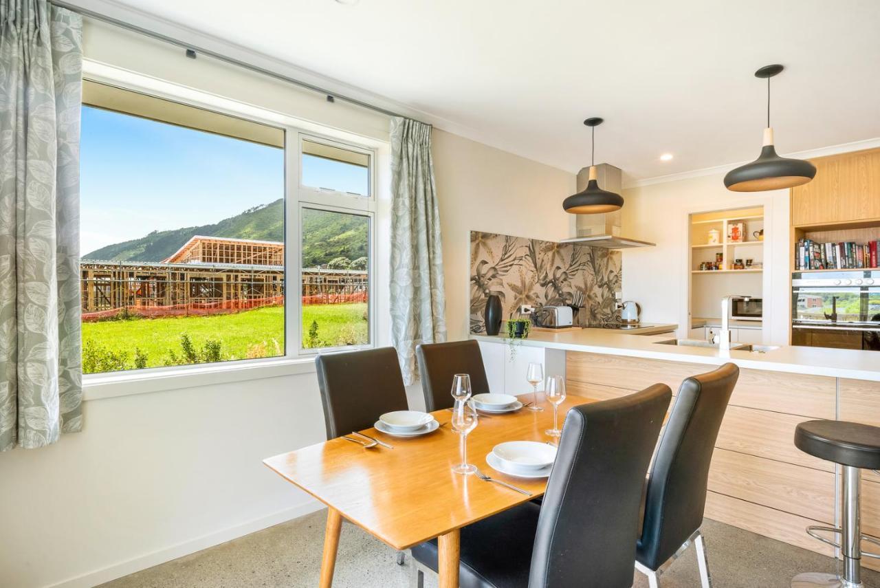 Matenga Townhouse - Waikanae Holiday Home Exterior photo